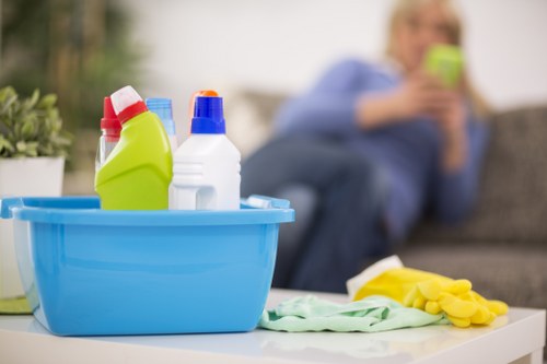Seasonal indoor air comfort and humidity balance